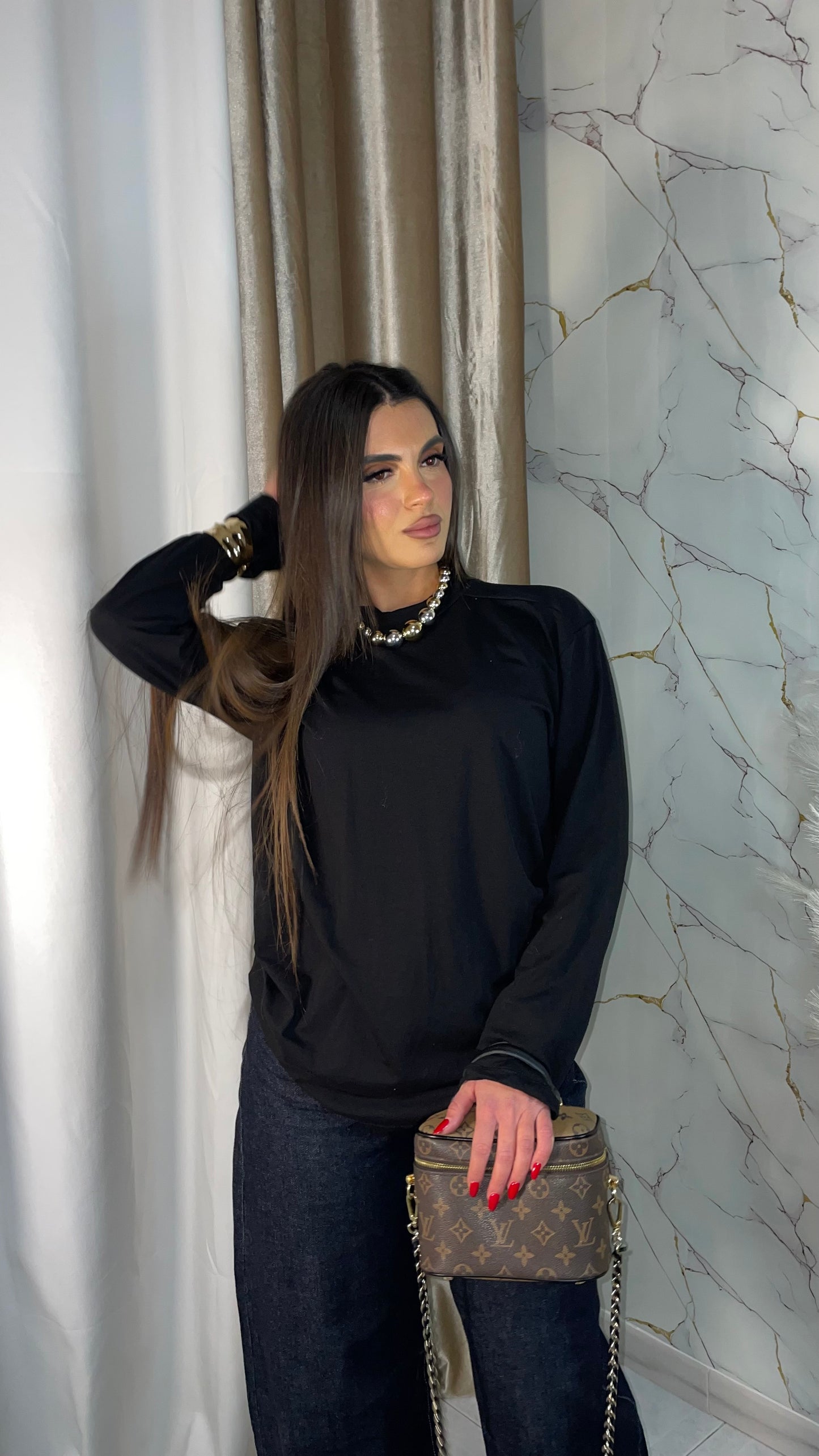 T-SHIRT OVER BLACK