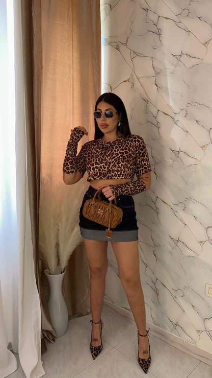 T-SHIRT CROP CON MANICOTTI